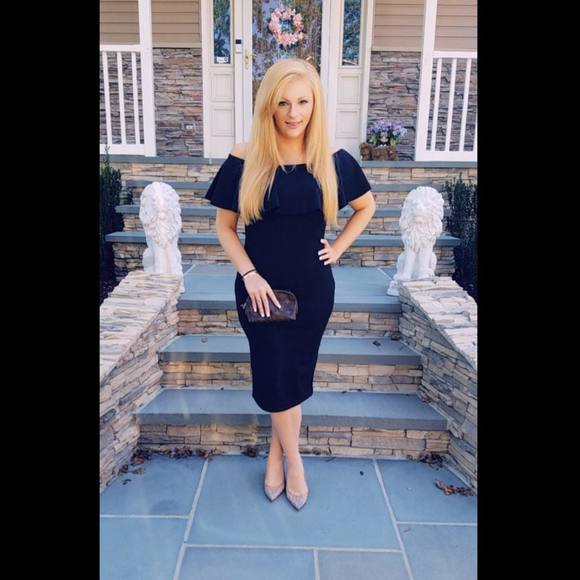 Meet your Posher, Nicole - Picture 1 of 1